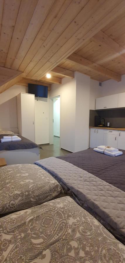 Dom Pod Groniem Hotel Rzyki Kültér fotó